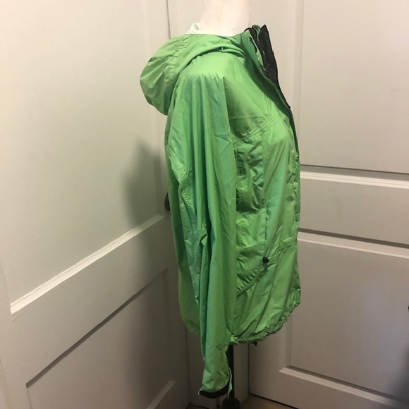 L. L. Bean windbreaker size small ladies - Picture 2 of 5
